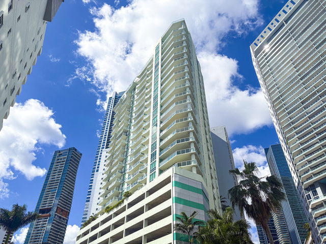 The Emerald  photo 3